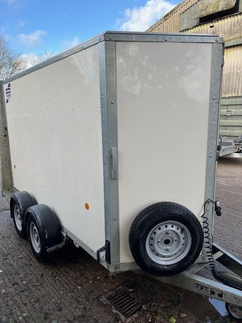 2022 - BV105 10 X 5 6FT HEADROOM RAMP/VAN DOORS