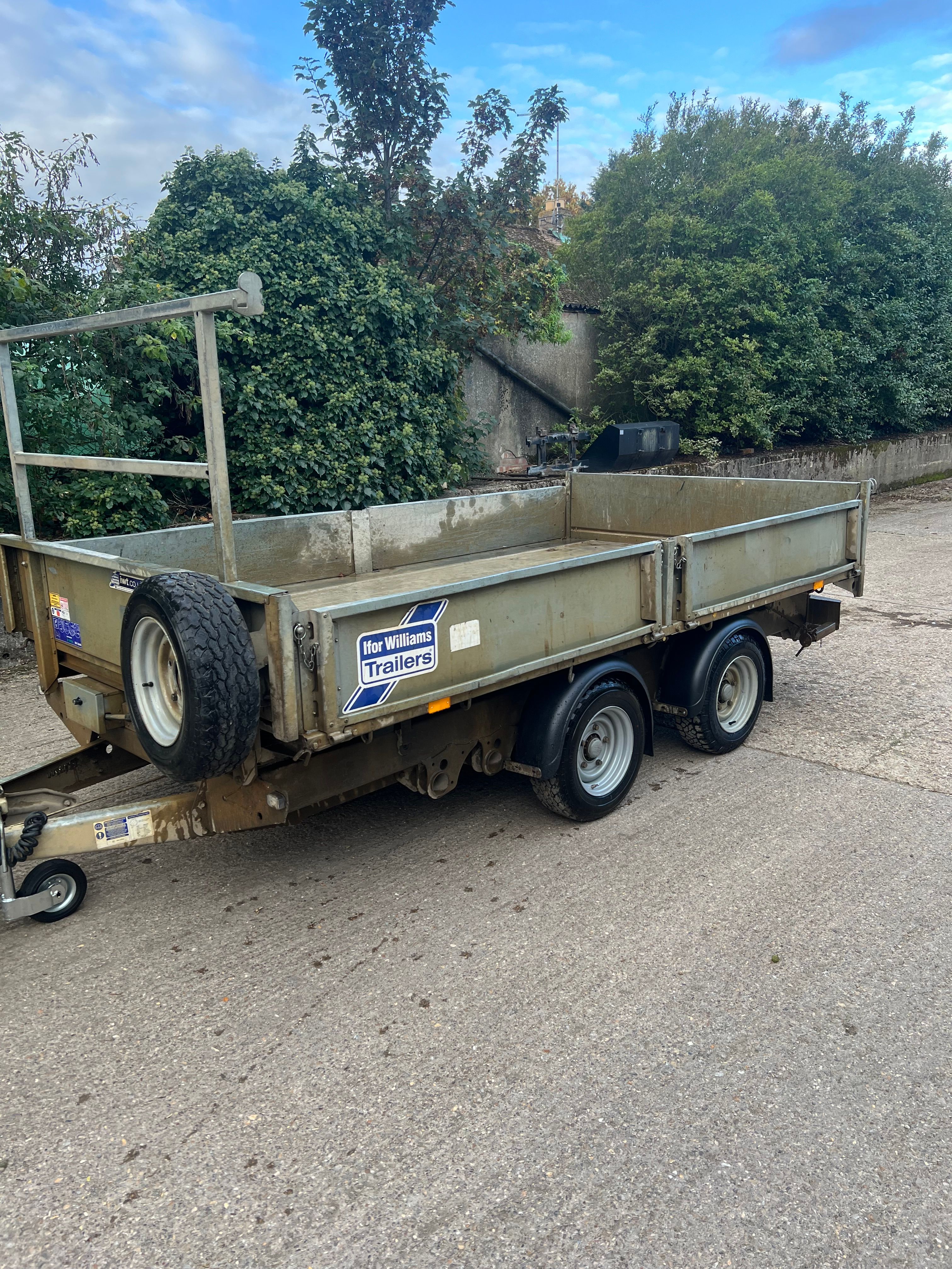 Tri-Angle TT3621 electric tipper