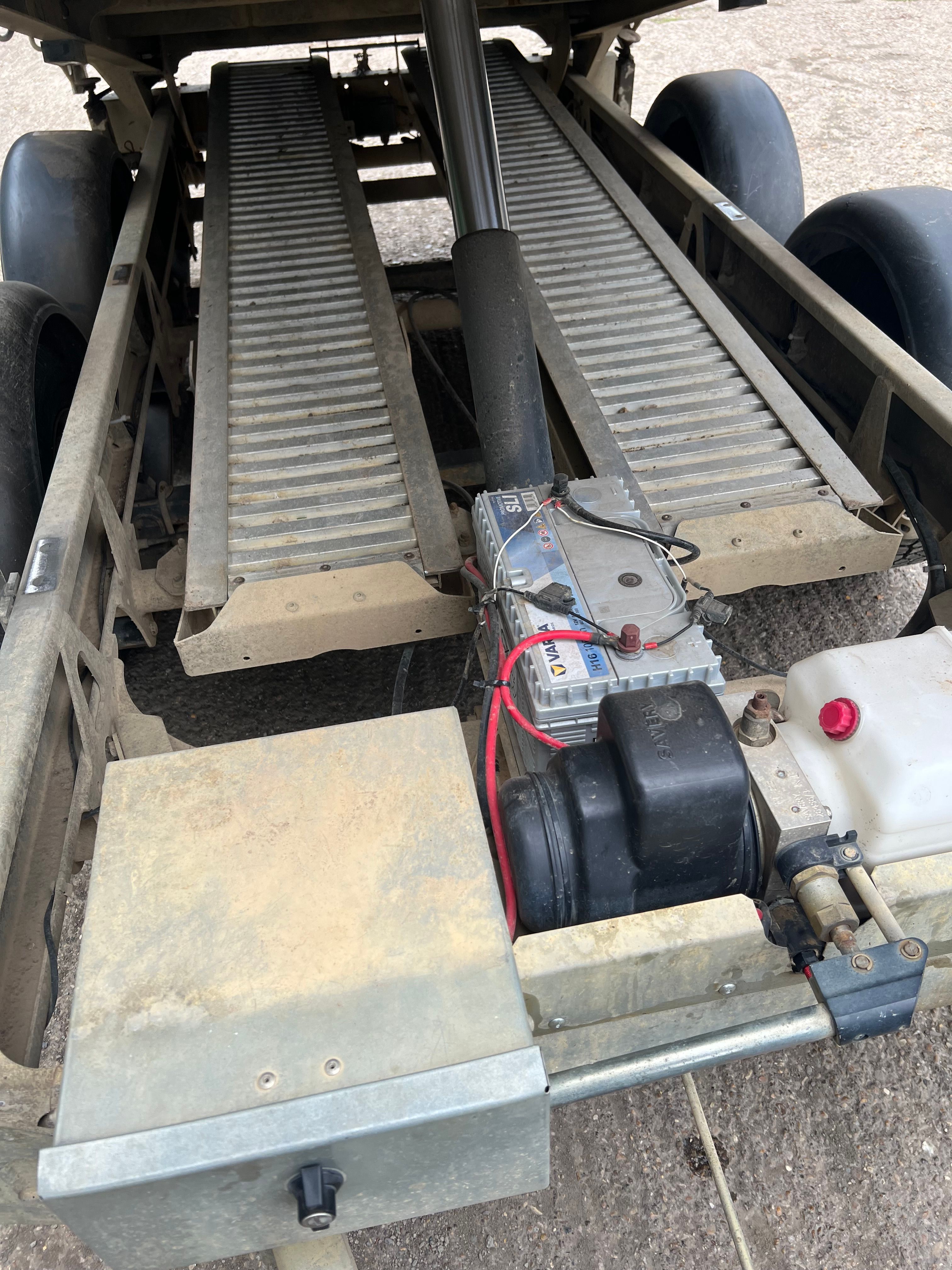 2023 - TT3017 - 10 X 5'6 ELECTRIC TIPPER