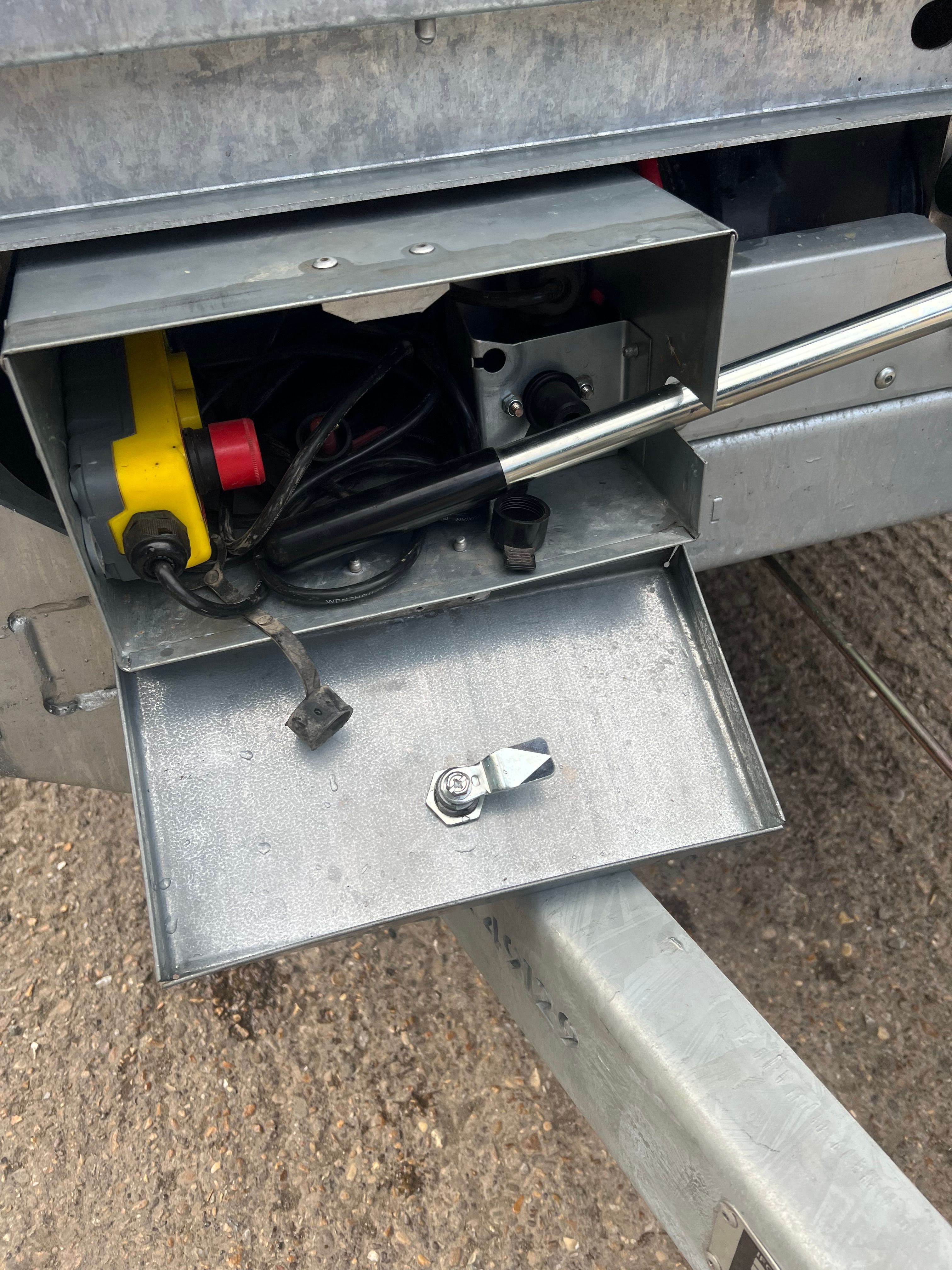 2025 - TT2515 - 8 X 5 - ELECTRIC TIPPER
