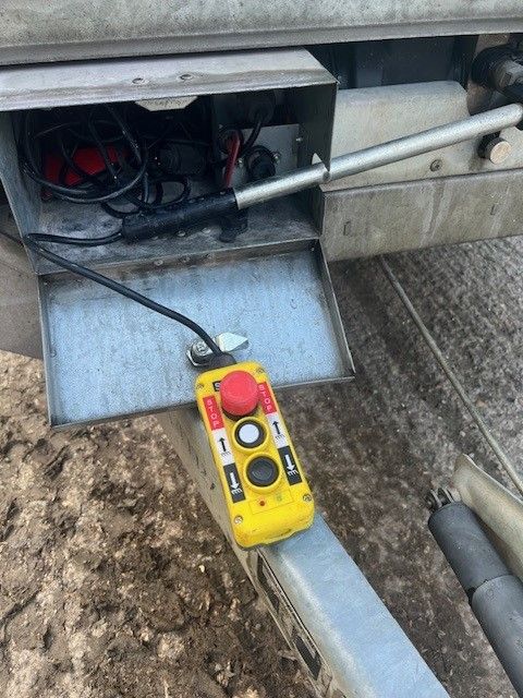 2022 - TT3017 - 10 X 5'6 - TIPPER