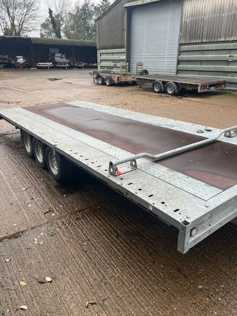 BRIAN JAMES CARGO CONNECT TILTBED TRI AXLE 18 X 7