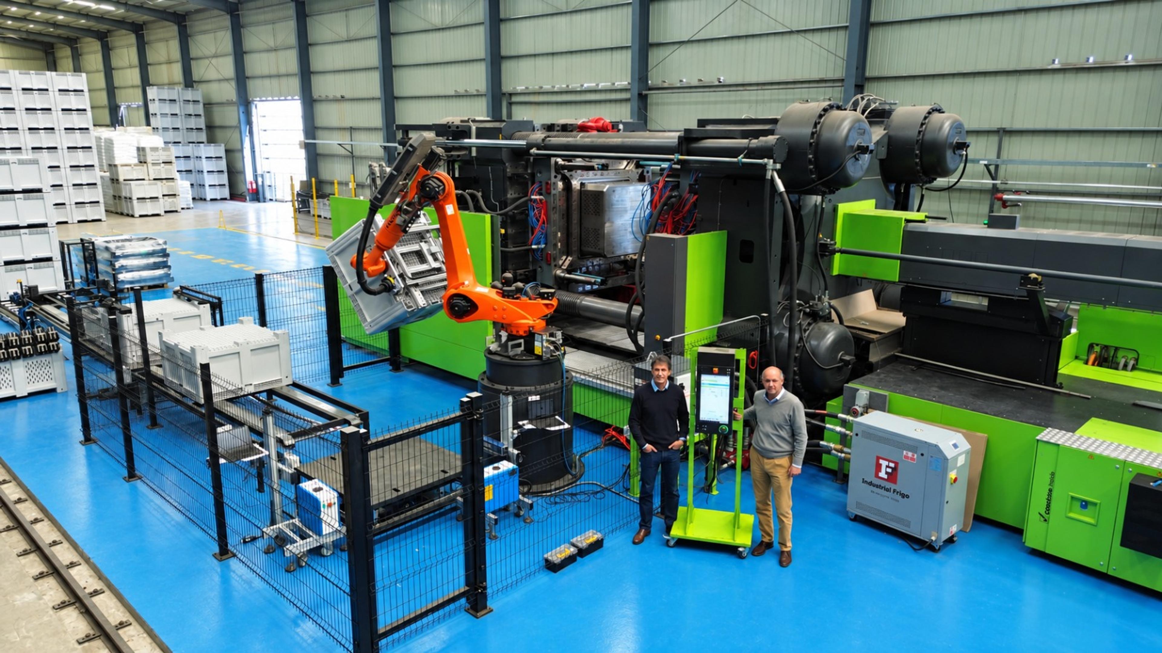 Con inversión de $8.000 millones: inauguran en Paine la mayor máquina inyectora de plástico del país