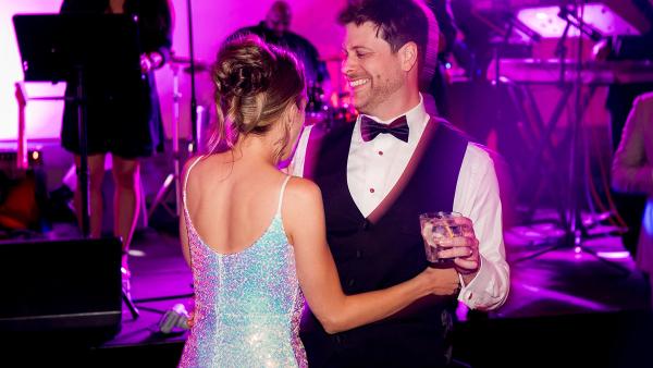 Wedding Reception Outfit Changes: A Timing and Budget Guide