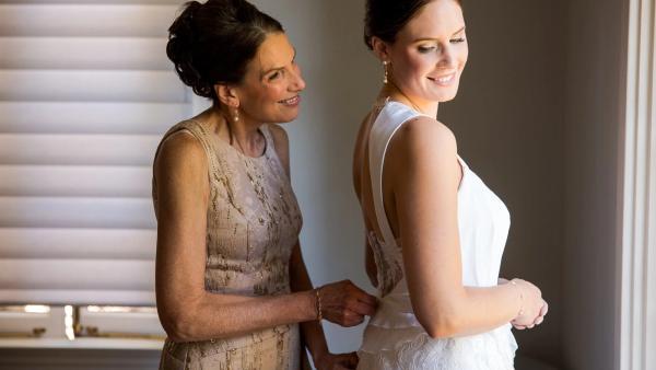 How to Build Your Wedding Vendor Team: The Order of Booking