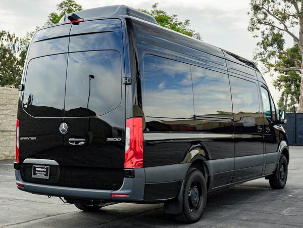 Ace Black Car gallery photo 2