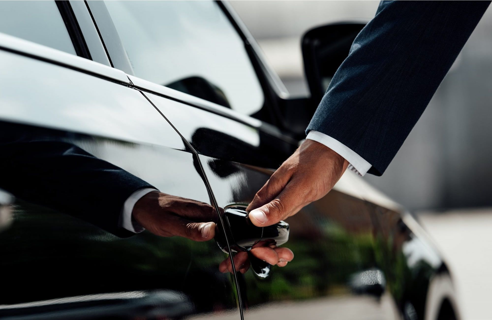 1ST CLASSIC - Worldwide Chauffeured Transportation cover photo