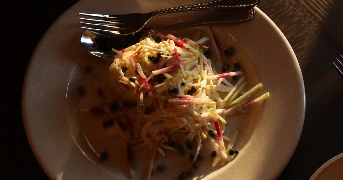 Finn Bar restaurant logo - View nutrition facts, calories, and macros for menu items at 7 Bridge St Frenchtown, NJ 08825