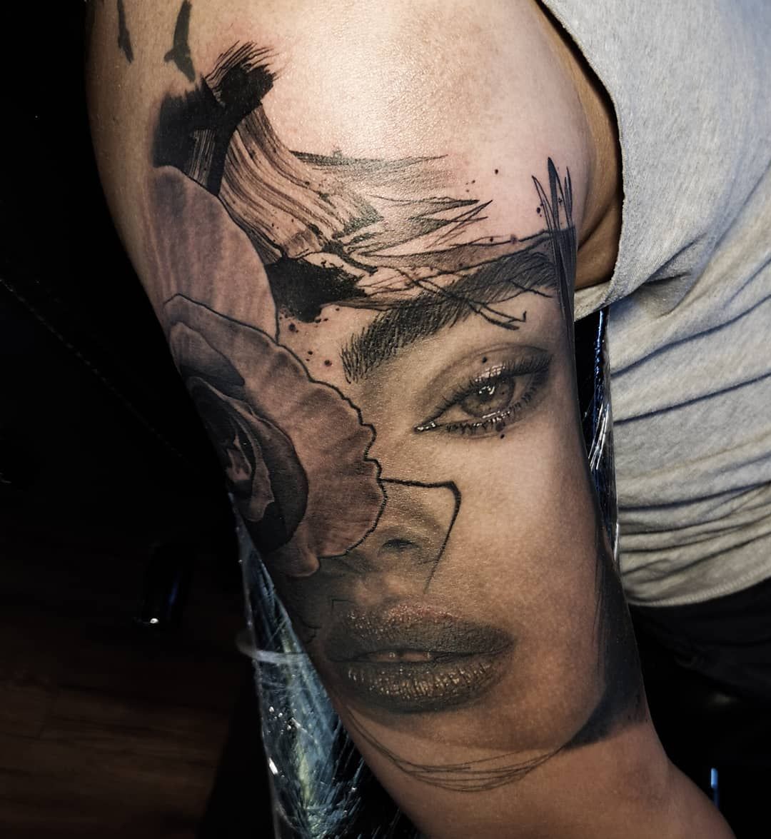 Women face brushed tatto