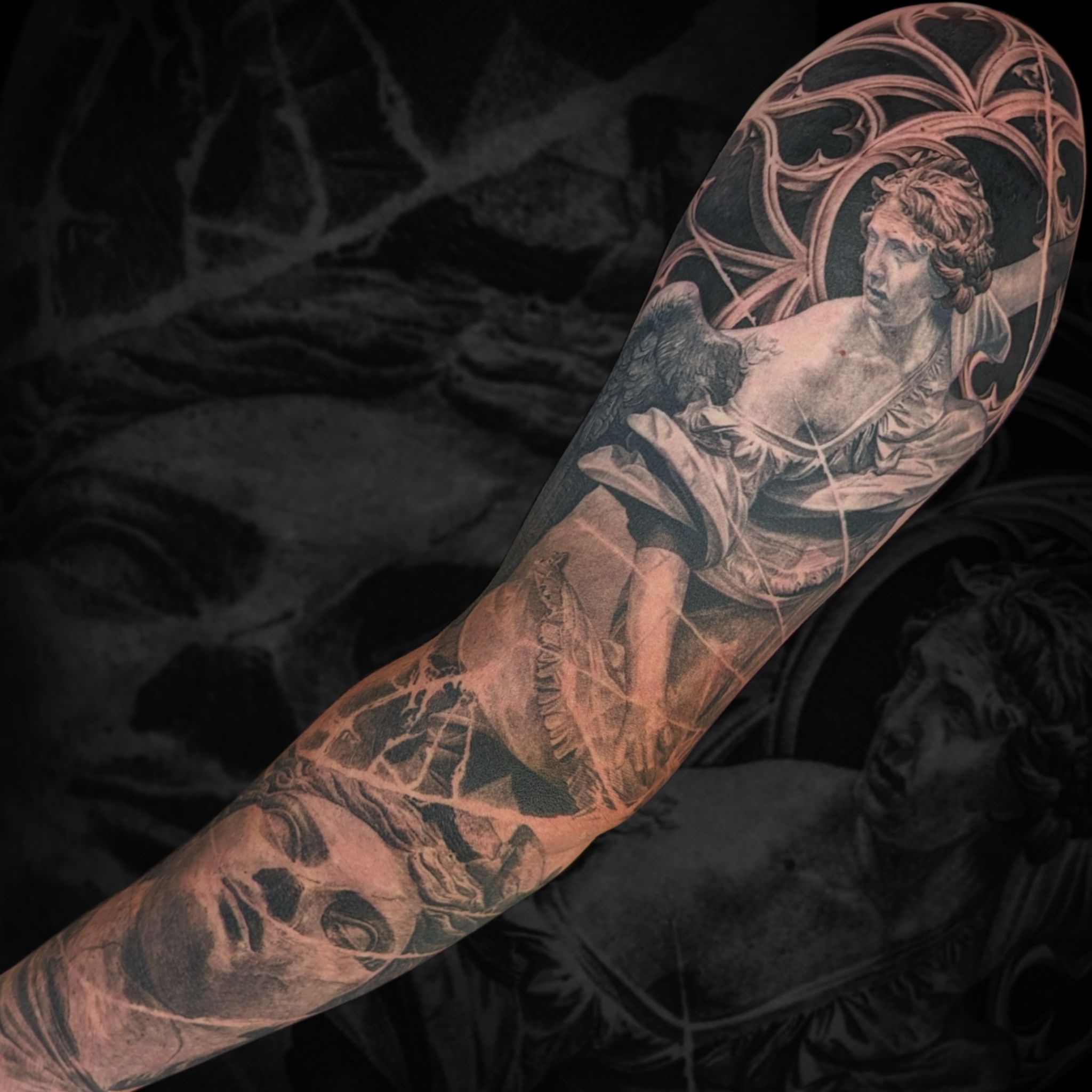 statues sleeve