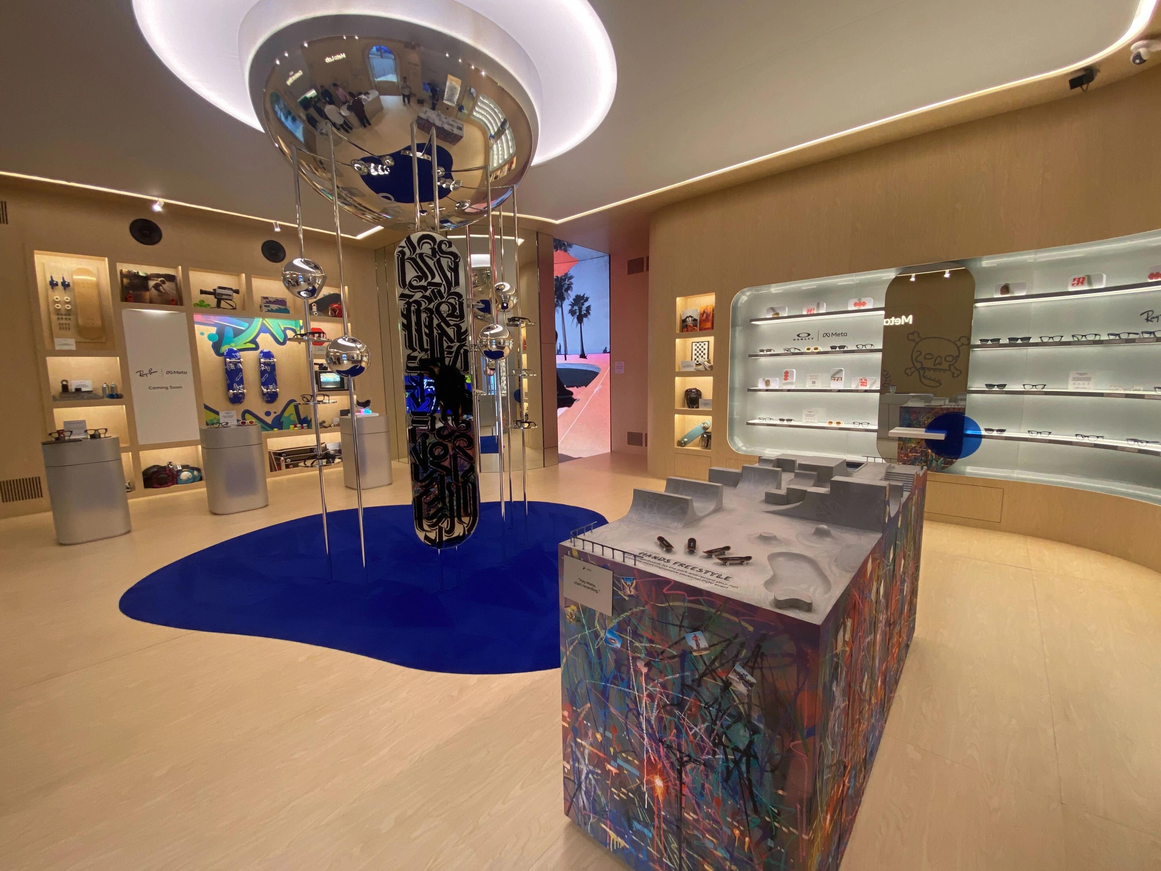 Venice Beach META popup