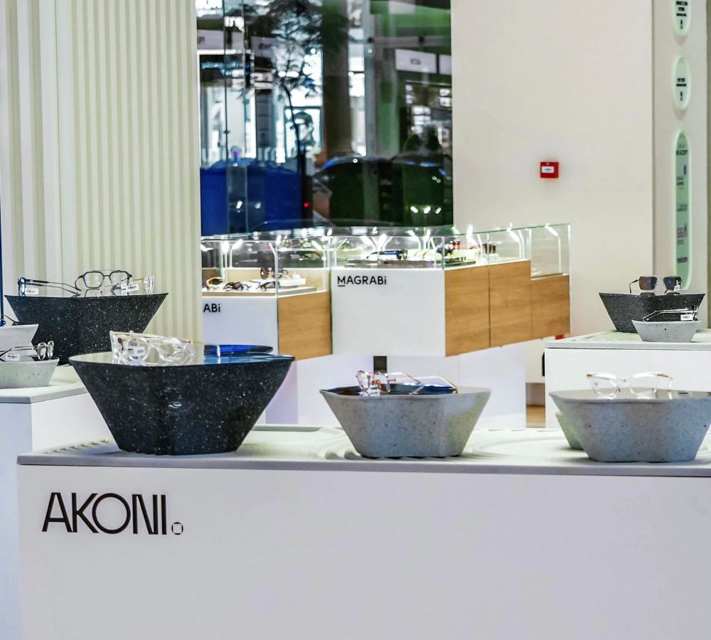 رؤية جديدة: تجربة أكوني و مغربي الحصرية للنظارات