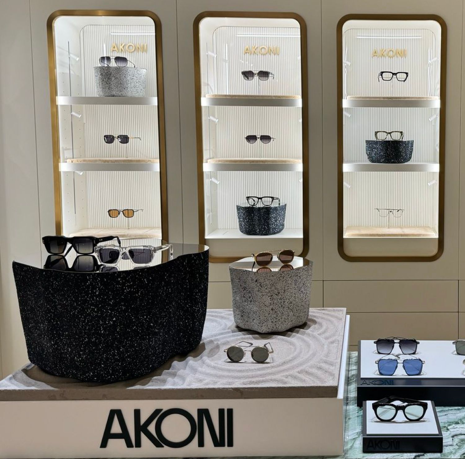 رؤية جديدة: تجربة أكوني و مغربي الحصرية للنظارات