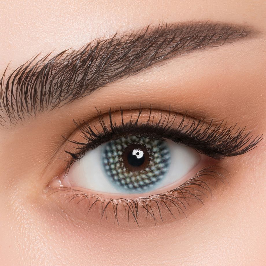 عدسات لاصقة طبية