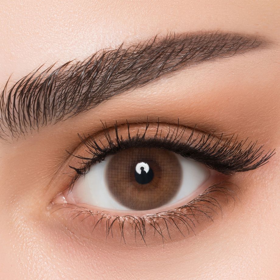 عدسات لاصقة ملونة