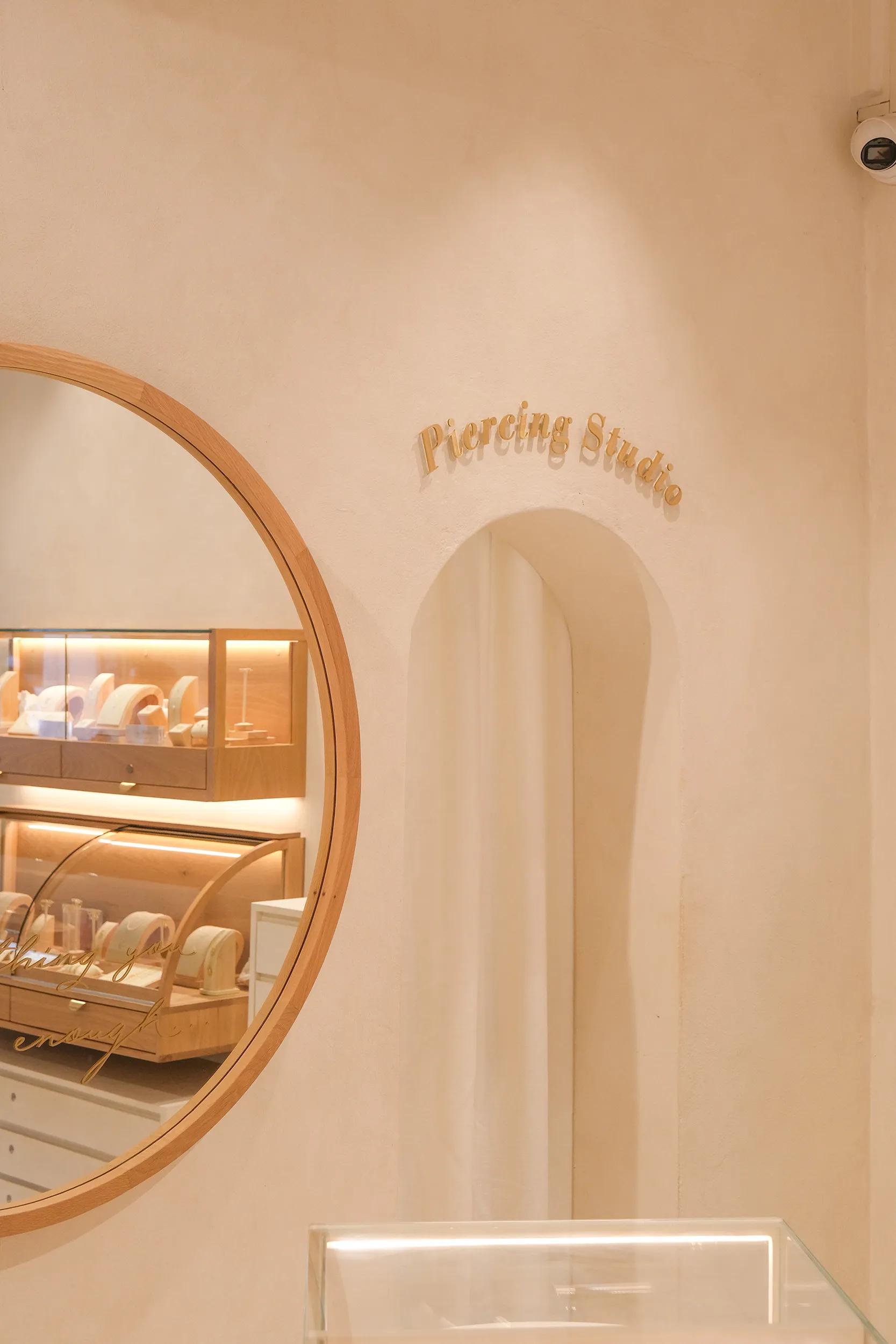 Frankly — By Charlotte, Paddington