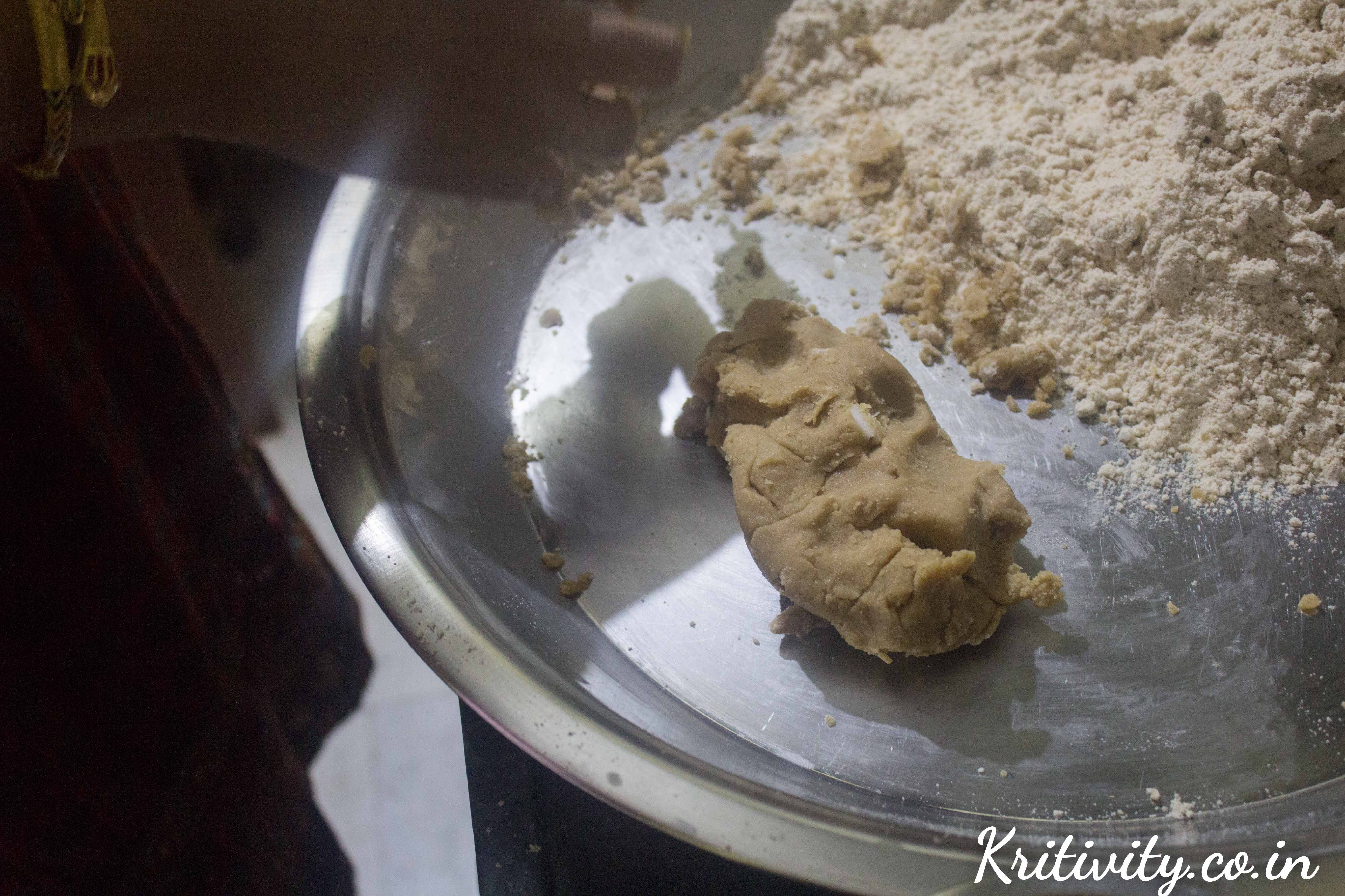 Khurmi : Wheat flour and jaggery sweet dish – Pola Special