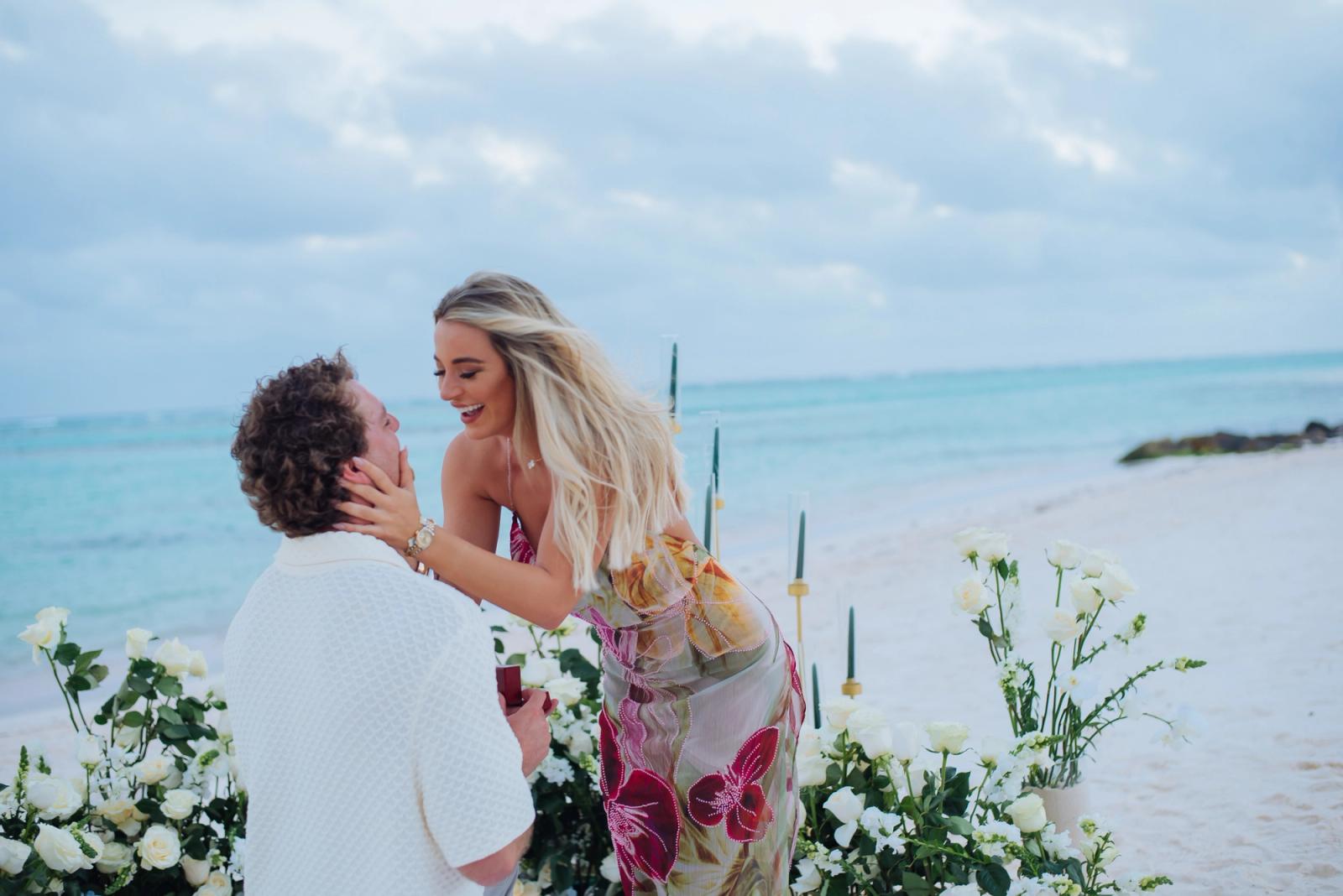White Serenity: detalhe da montagem 12 em uma praia privativa de Uvero Alto, Punta Cana. White Serenity: detalhe da montagem 12 em uma praia privativa de Uvero Alto, Punta Cana.