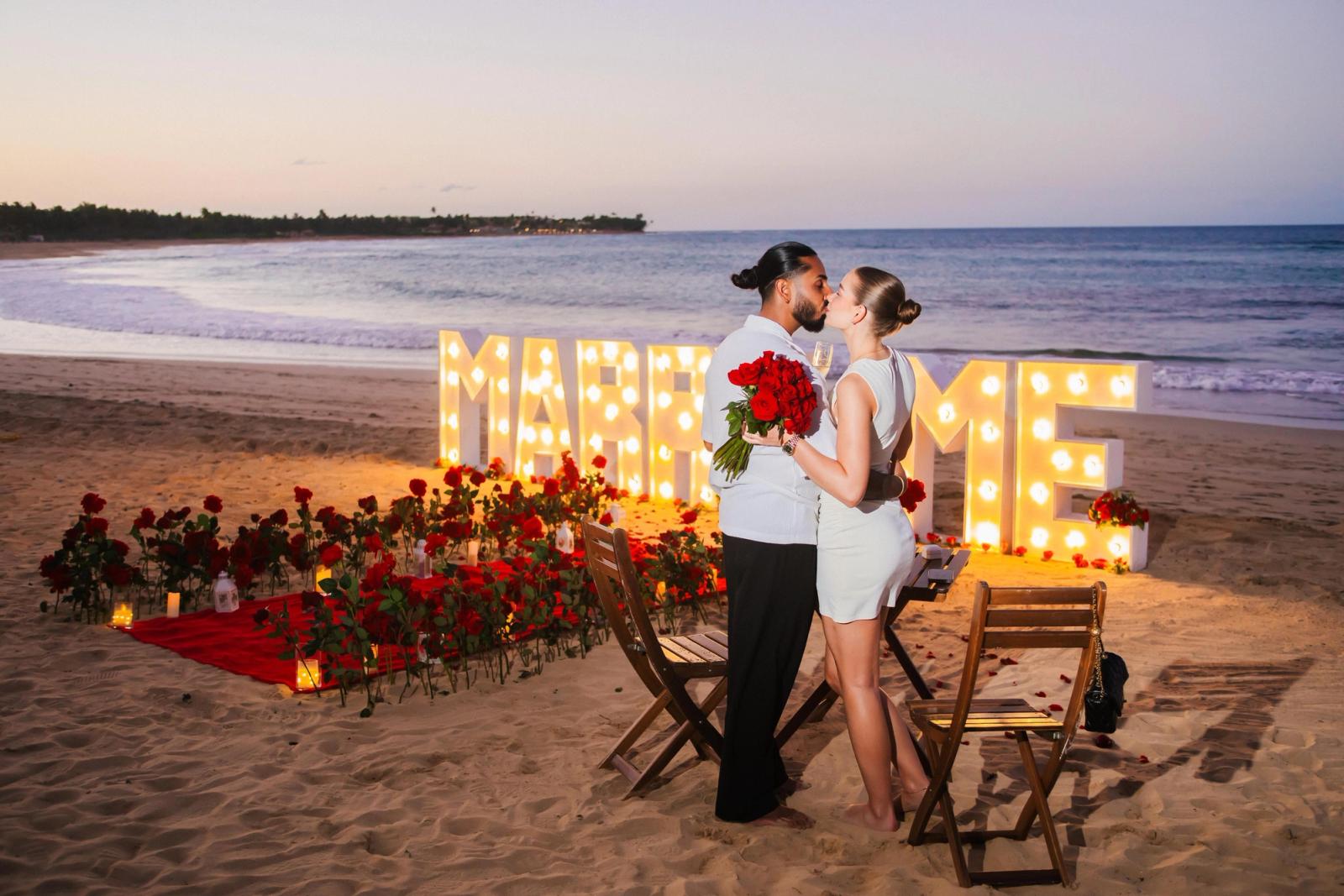 Sign of Love: setup detail 1 on a private beach in Uvero Alto, Punta Cana. Sign of Love: setup detail 1 on a private beach in Uvero Alto, Punta Cana.