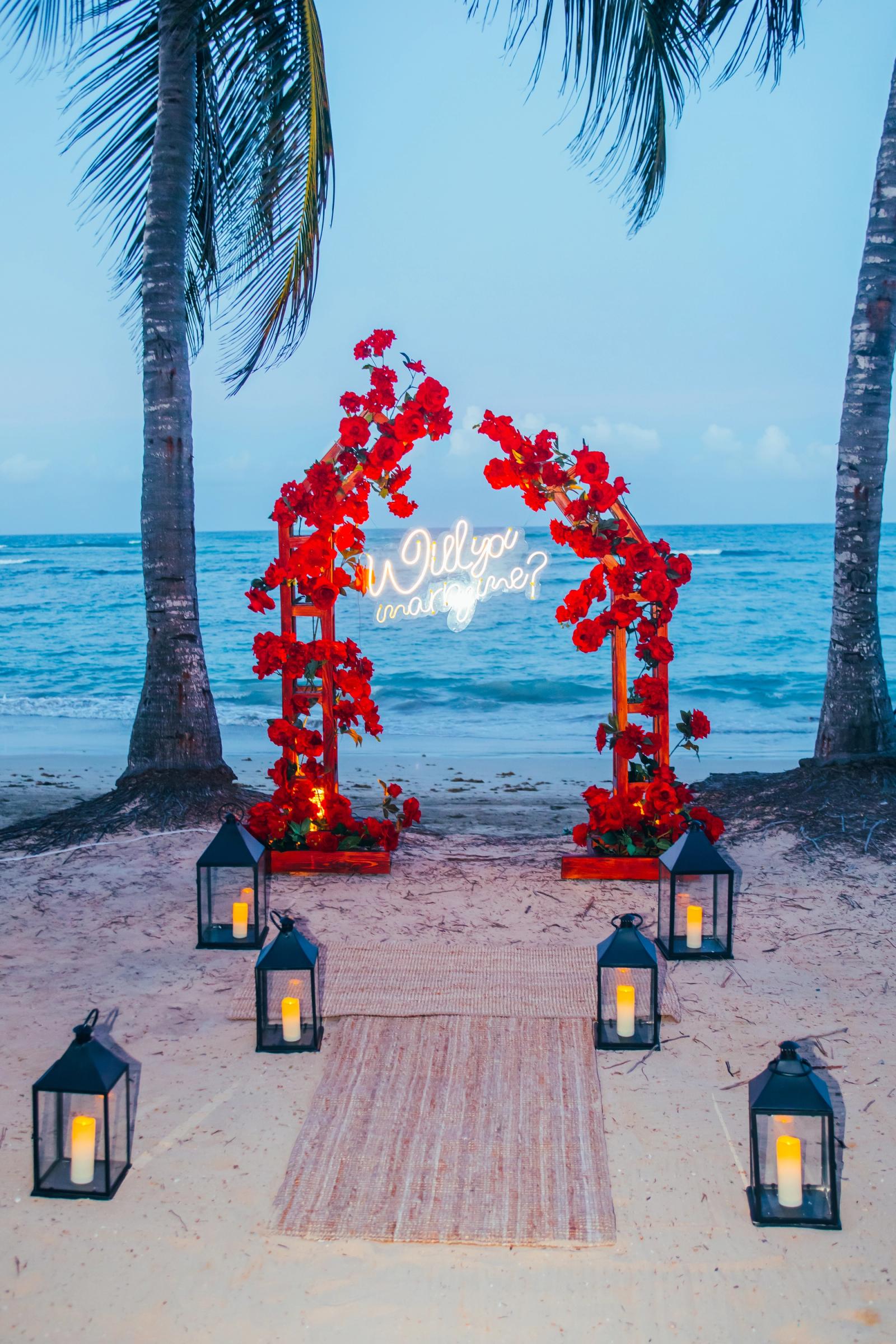 Amour Essence: detalhe da montagem 4 em uma praia privativa de Uvero Alto, Punta Cana. Amour Essence: detalhe da montagem 4 em uma praia privativa de Uvero Alto, Punta Cana.
