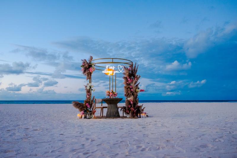 Cozy Love: prévia do pacote 1 em uma praia privativa de Uvero Alto, Punta Cana. Cozy Love: prévia do pacote 1 em uma praia privativa de Uvero Alto, Punta Cana.