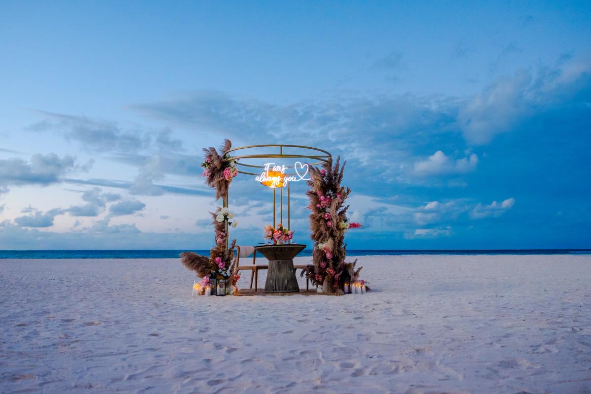 Cozy Love : décoration principale 1 sur une plage privée d’Uvero Alto, Punta Cana.
