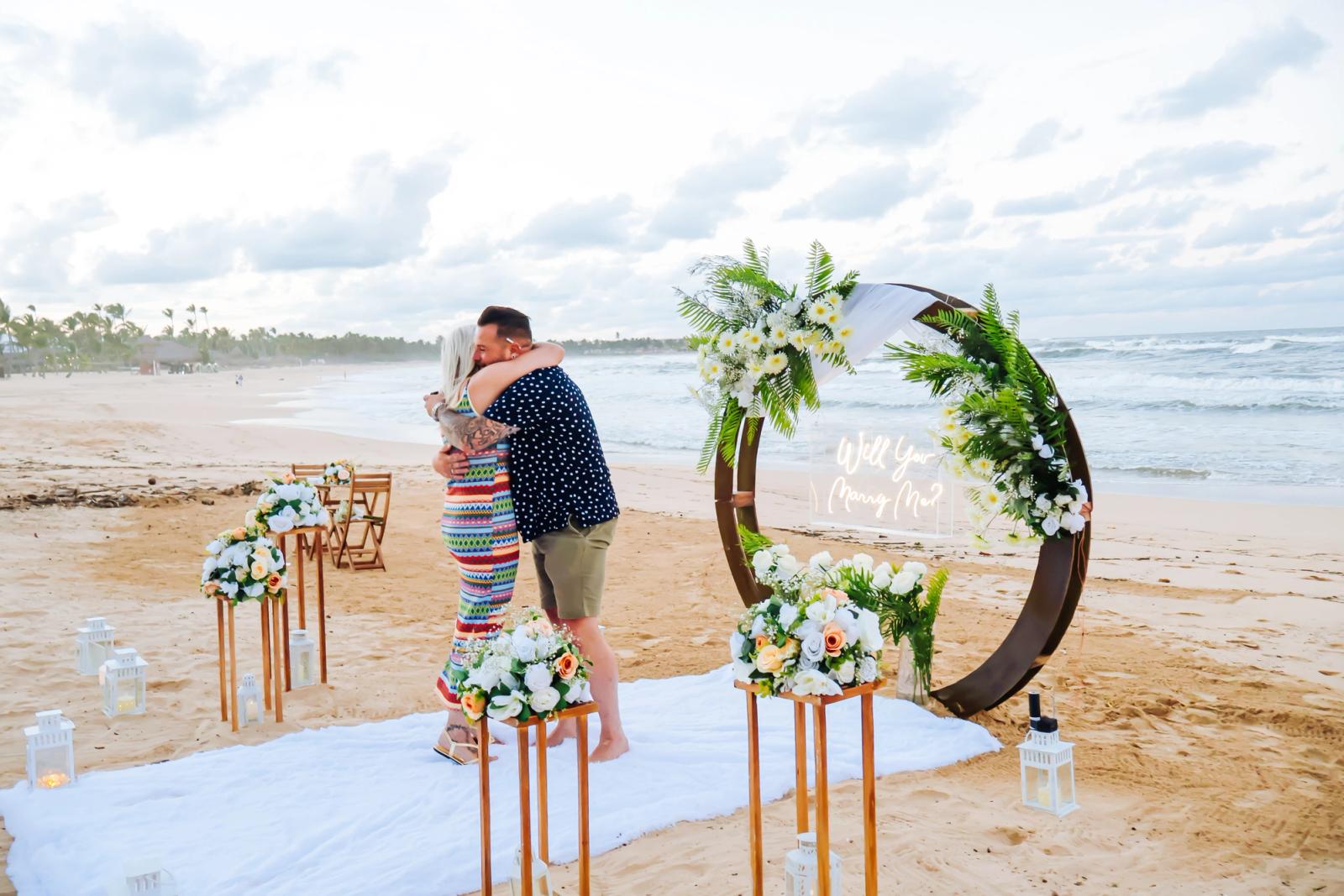 Infinity Love: detalhe da montagem 8 em uma praia privativa de Uvero Alto, Punta Cana. Infinity Love: detalhe da montagem 8 em uma praia privativa de Uvero Alto, Punta Cana.