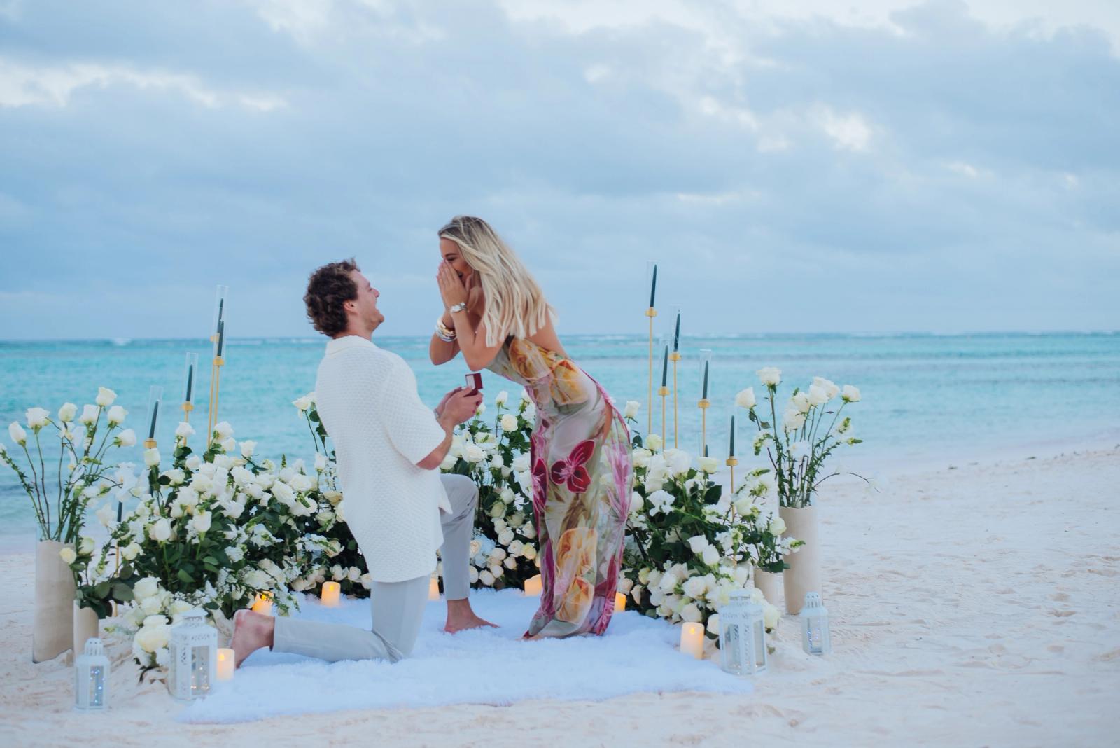 White Serenity: detalhe da montagem 15 em uma praia privativa de Uvero Alto, Punta Cana. White Serenity: detalhe da montagem 15 em uma praia privativa de Uvero Alto, Punta Cana.