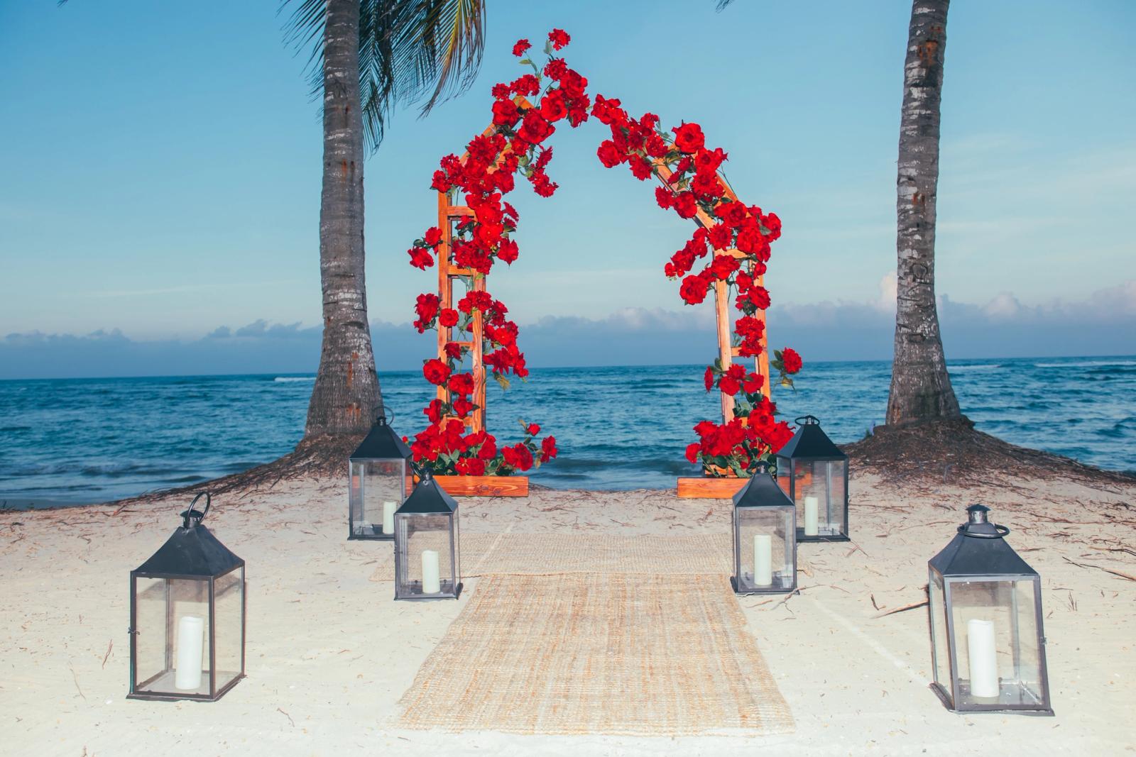 Amour Essence: detalhe da montagem 5 em uma praia privativa de Uvero Alto, Punta Cana. Amour Essence: detalhe da montagem 5 em uma praia privativa de Uvero Alto, Punta Cana.
