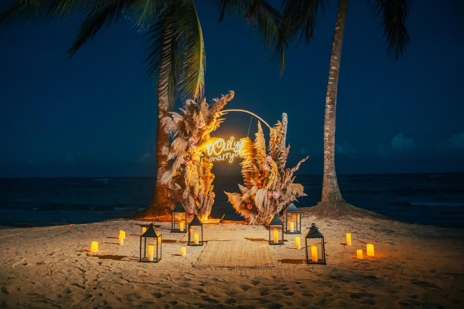Golden Whisper: detalhe da montagem 11 em uma praia privativa de Uvero Alto, Punta Cana. Golden Whisper: detalhe da montagem 11 em uma praia privativa de Uvero Alto, Punta Cana.