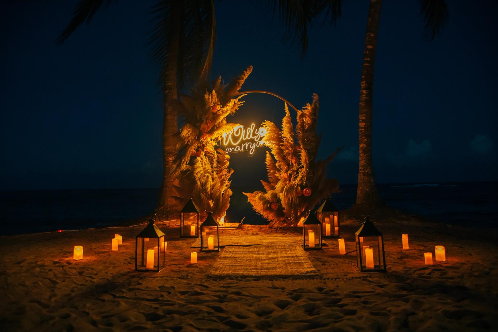 Golden Whisper: detalhe da montagem 9 em uma praia privativa de Uvero Alto, Punta Cana. Golden Whisper: detalhe da montagem 9 em uma praia privativa de Uvero Alto, Punta Cana.