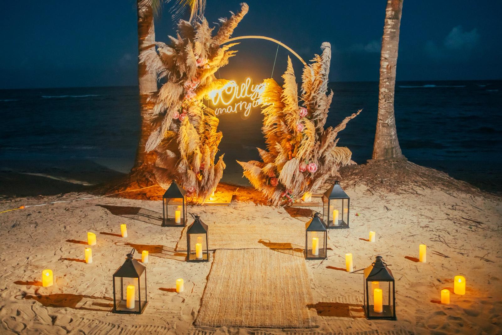 Golden Whisper: detalhe da montagem 8 em uma praia privativa de Uvero Alto, Punta Cana. Golden Whisper: detalhe da montagem 8 em uma praia privativa de Uvero Alto, Punta Cana.