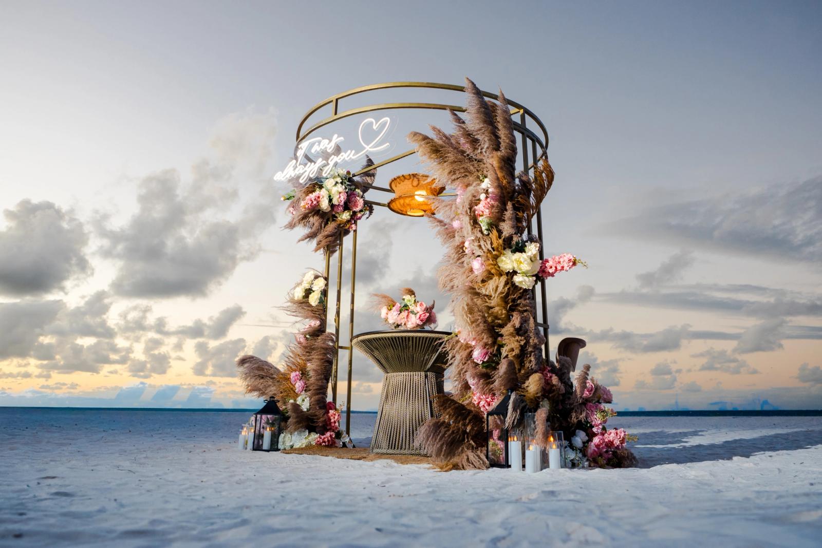 Cozy Love : détail de l’installation 12 sur une plage privée d’Uvero Alto, Punta Cana.
