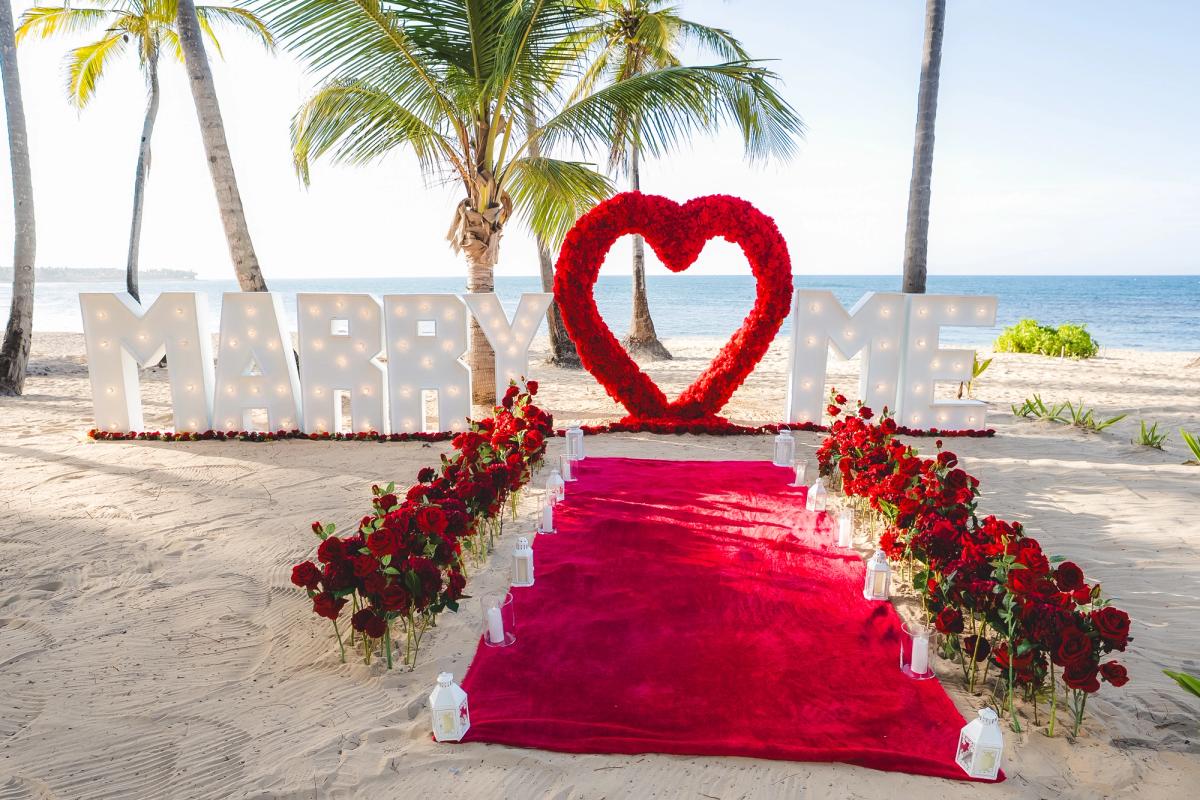 Pedidos de Casamento em Punta Cana: detalhe da montagem 1 em uma praia privativa de Uvero Alto, Punta Cana.