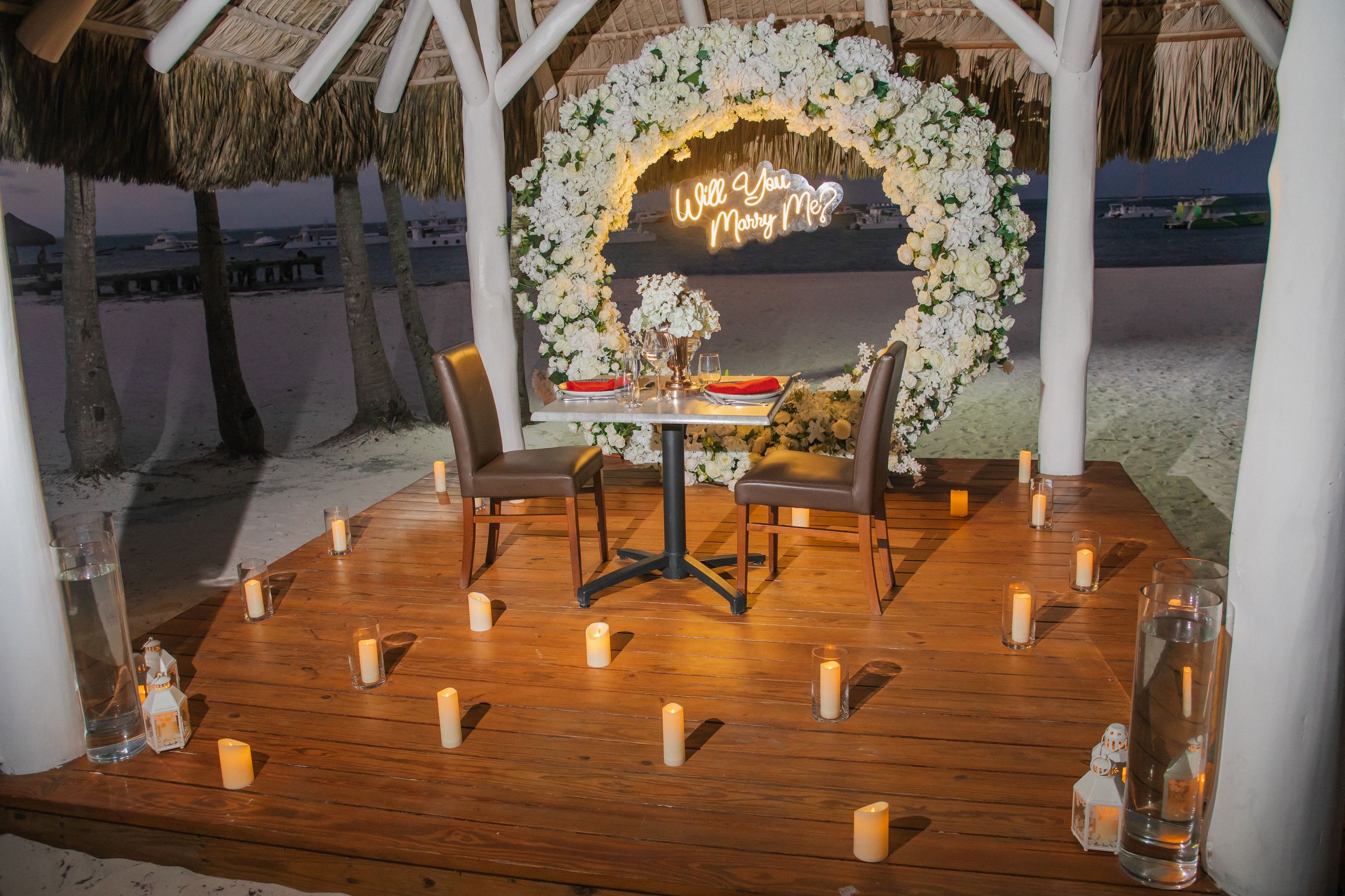 Romantic Dinner Marriage Proposal: vista principal 1 em uma praia privativa de Uvero Alto, Punta Cana. Romantic Dinner Marriage Proposal: vista principal 1 em uma praia privativa de Uvero Alto, Punta Cana.