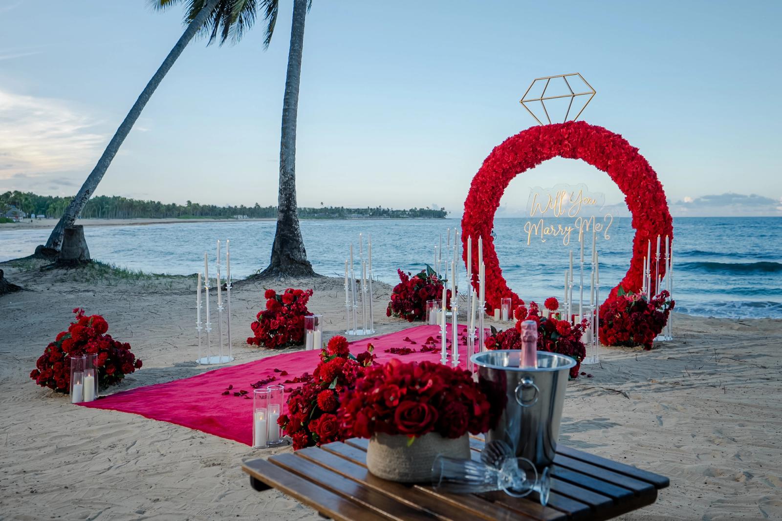 Endless Love: Side view of the red ring and romantic beach decoration. Endless Love: Side view of the red ring and romantic beach decoration.