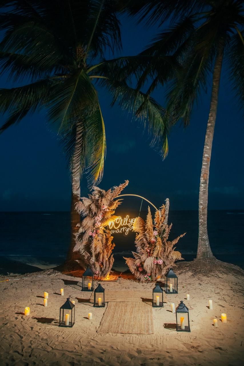 Golden Whisper: detalhe da montagem 7 em uma praia privativa de Uvero Alto, Punta Cana. Golden Whisper: detalhe da montagem 7 em uma praia privativa de Uvero Alto, Punta Cana.