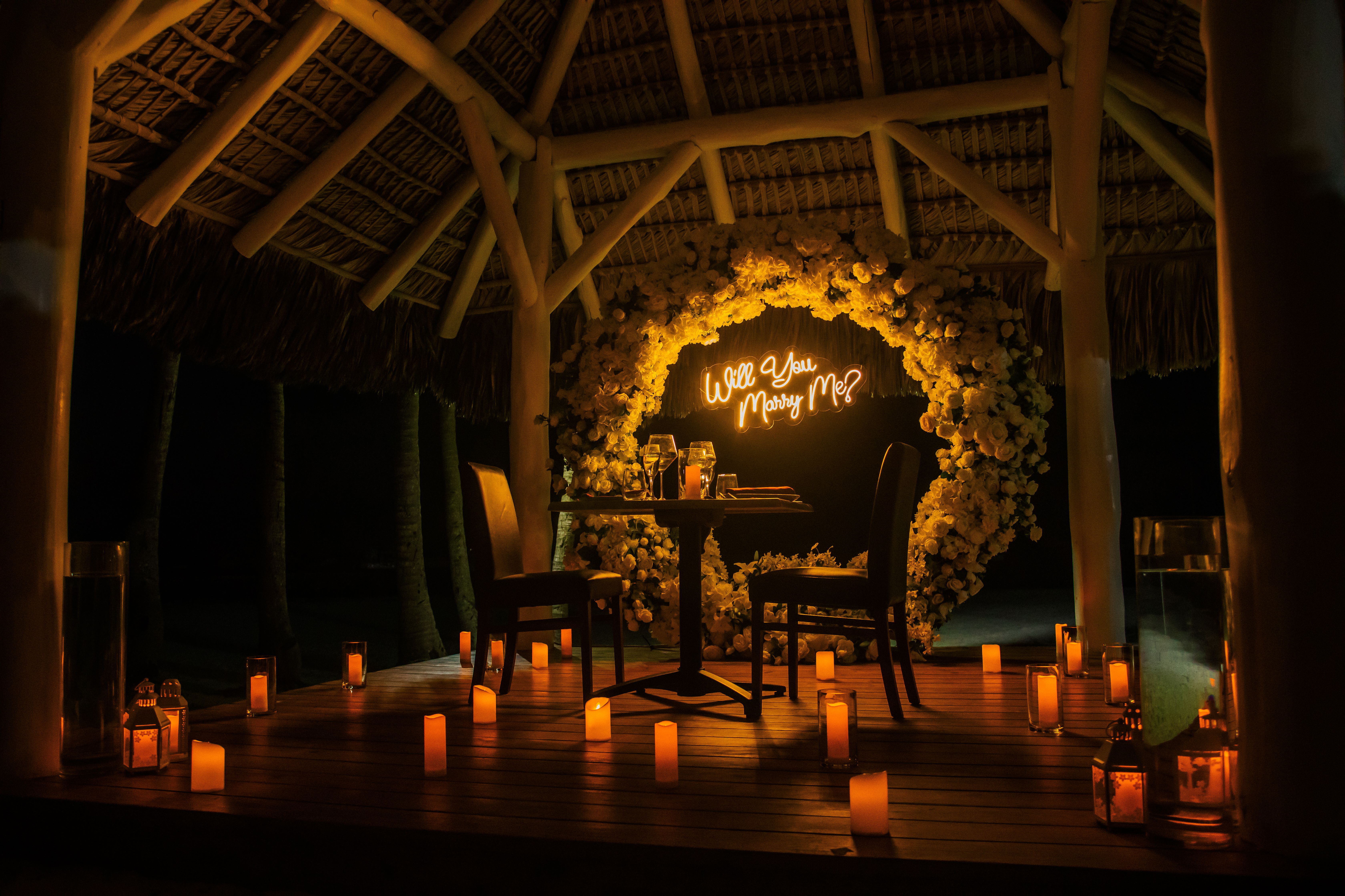 Romantic Dinner Marriage Proposal: prévia do pacote 1 em uma praia privativa de Uvero Alto, Punta Cana.