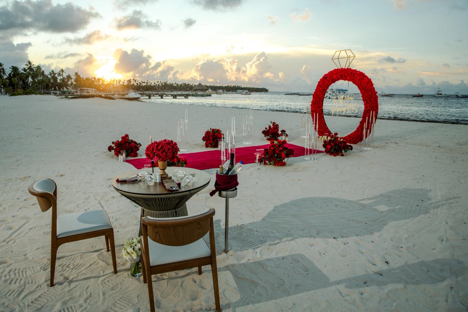 Endless Love: Wide sunset view of the red ring and optional private dinner setup. Endless Love: Wide sunset view of the red ring and optional private dinner setup.