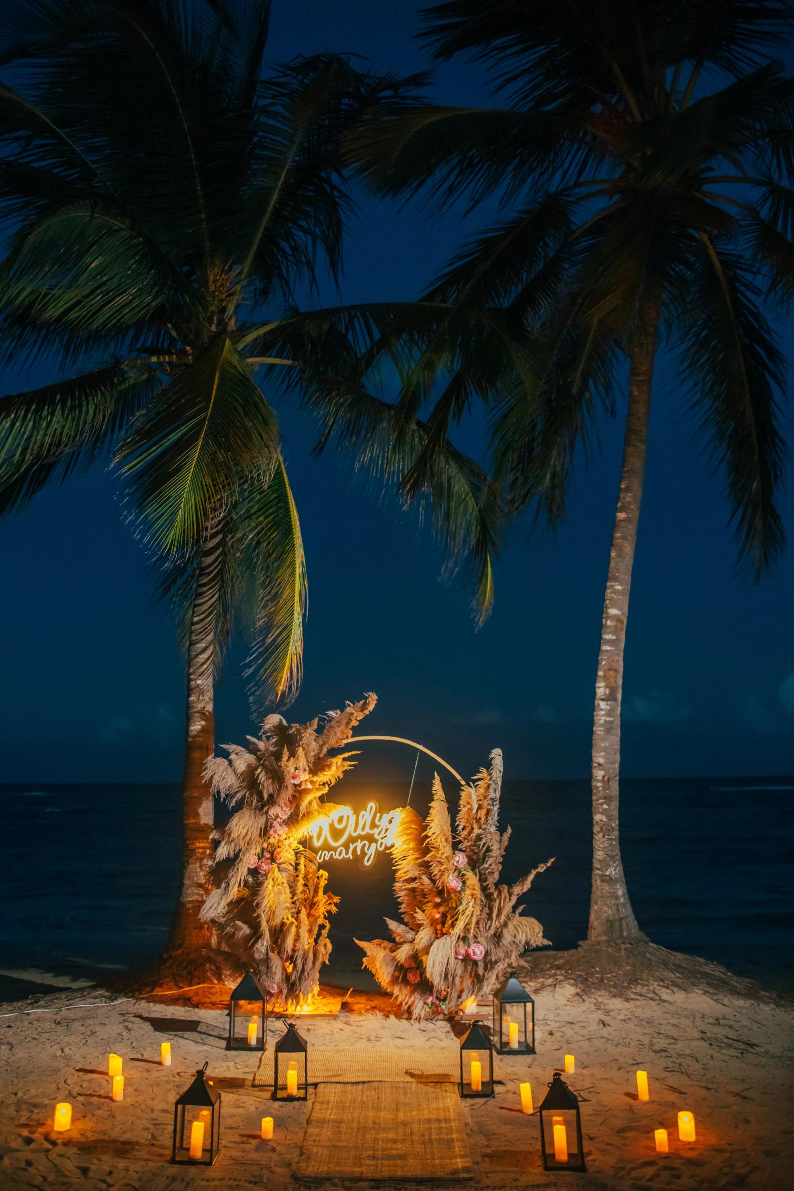 Golden Whisper: detalhe da montagem 5 em uma praia privativa de Uvero Alto, Punta Cana. Golden Whisper: detalhe da montagem 5 em uma praia privativa de Uvero Alto, Punta Cana.