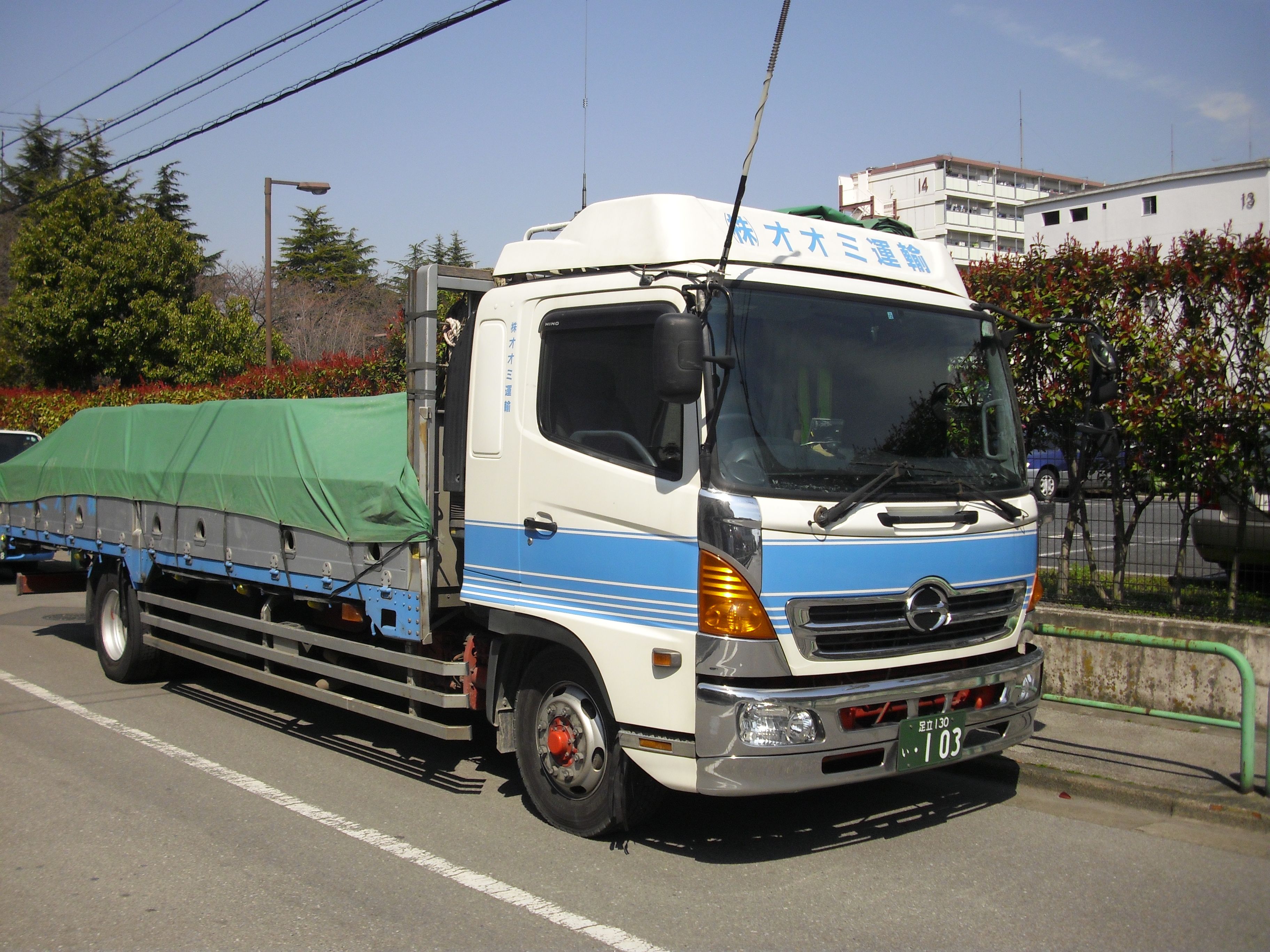 8t平トラックドライバー(正社員)