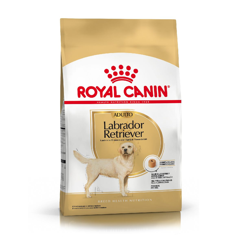 Envase de alimento Royal Canin Labrador Retriever Adult para perros