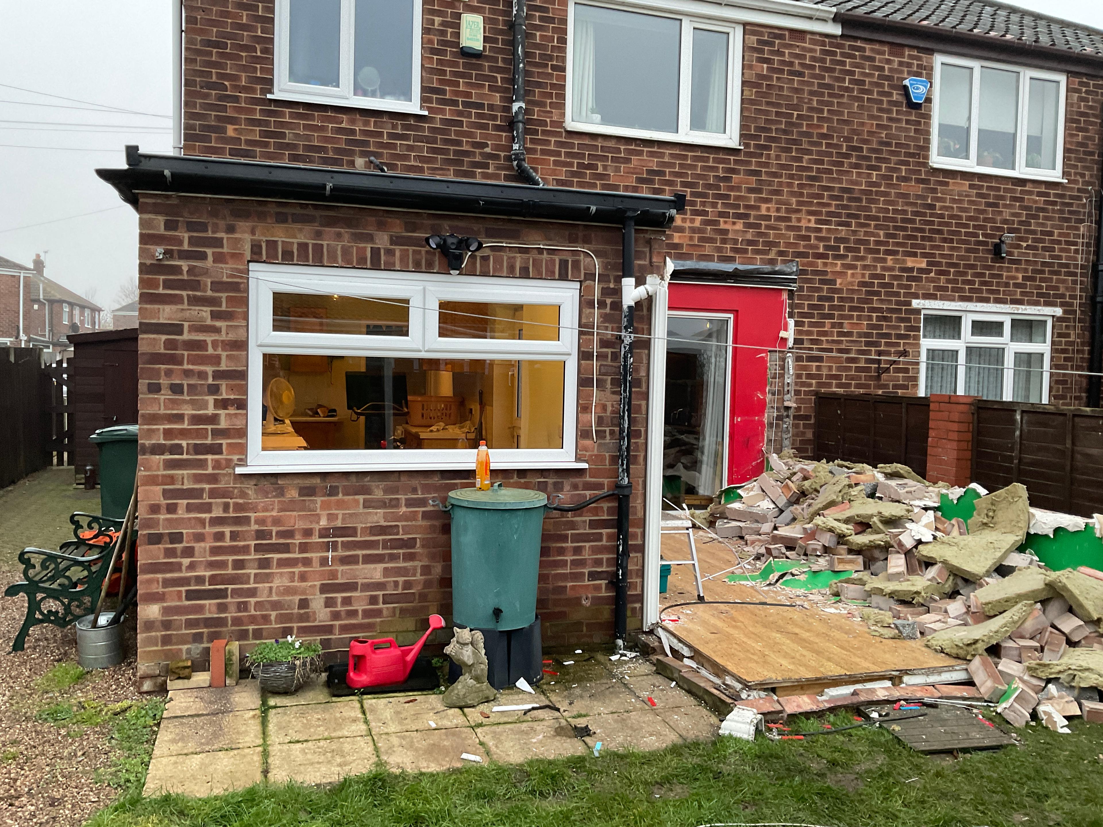 Robin Hood Crescent - Edenthorpe, photo 3