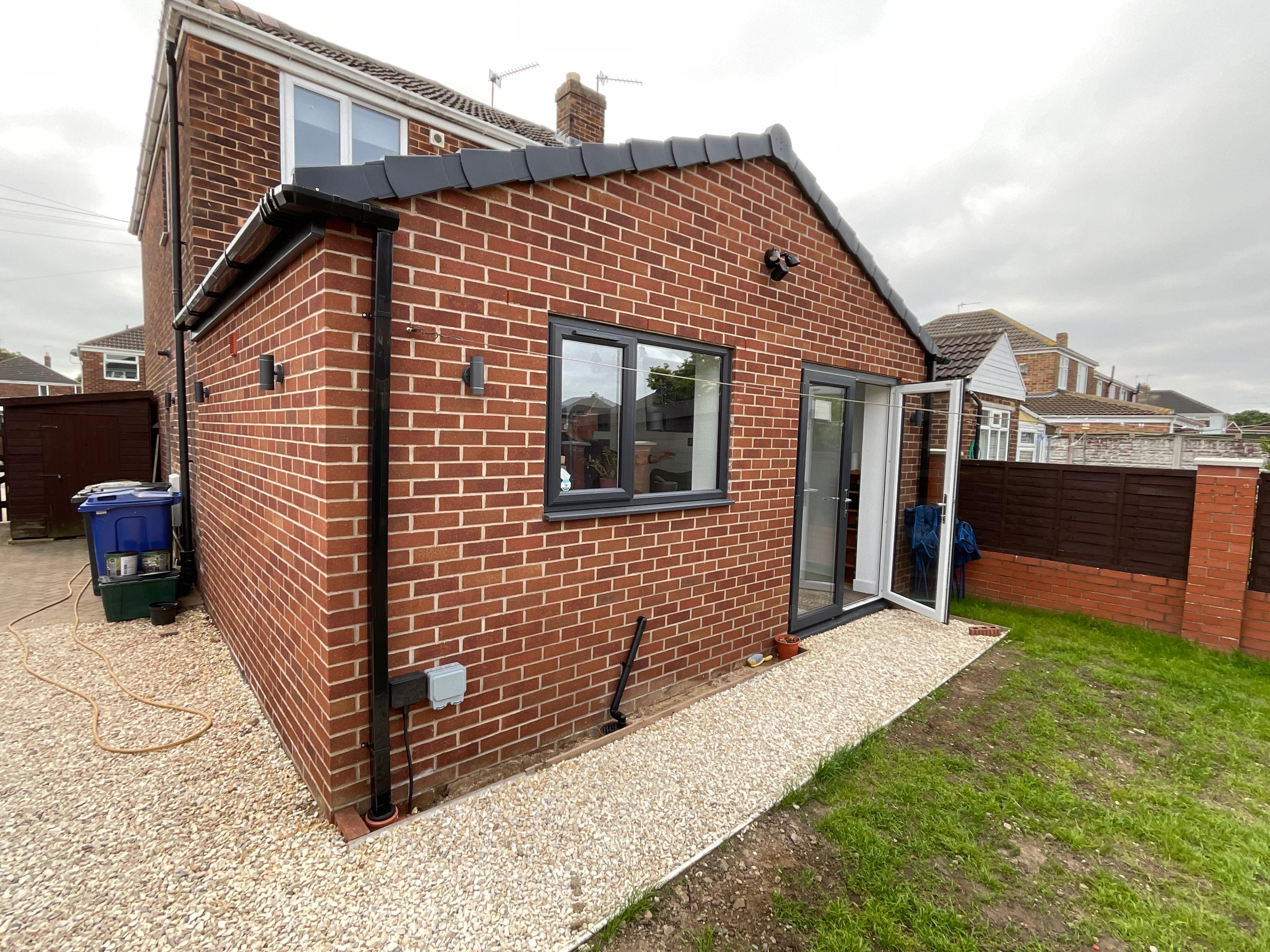Robin Hood Crescent - Edenthorpe, photo 1