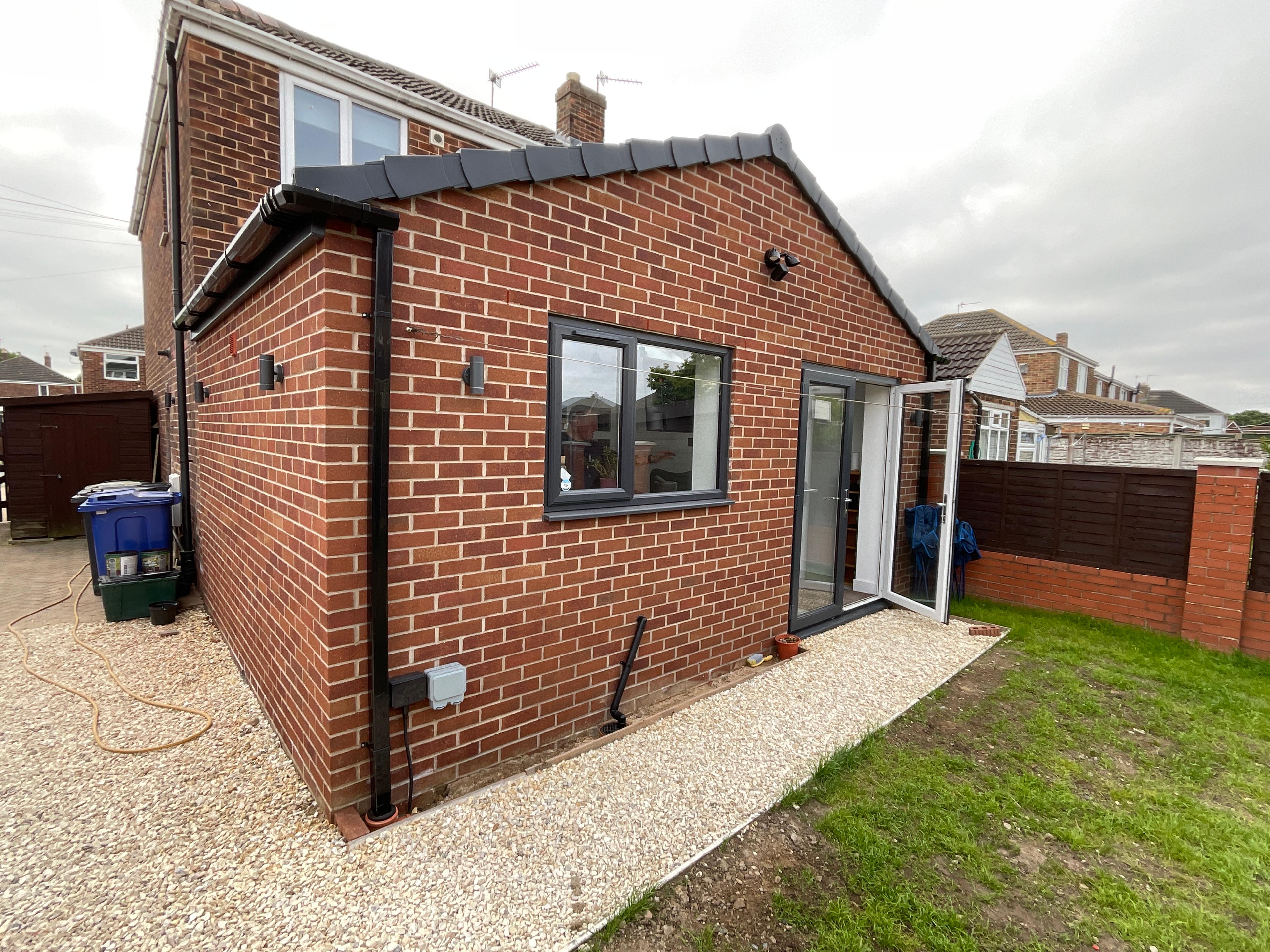 Robin Hood Crescent - Edenthorpe, photo 1