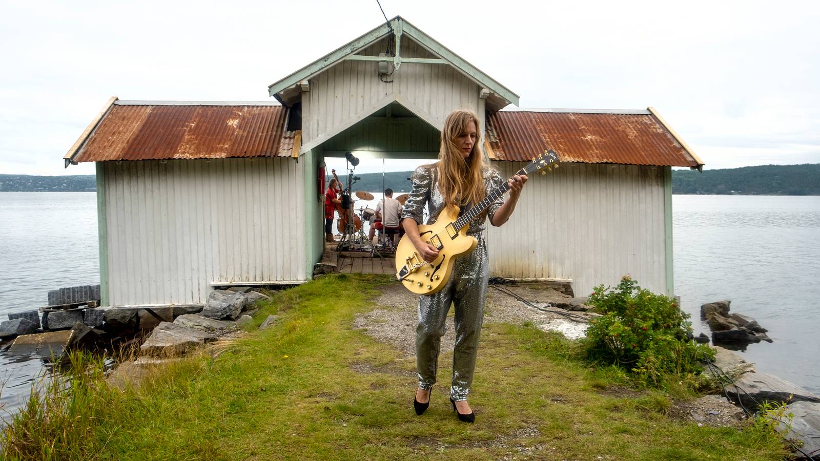 NRK-scenen: Hedvig Mollestad på Nesodden. Foto: Paal Ritter Schjerven/NRK 