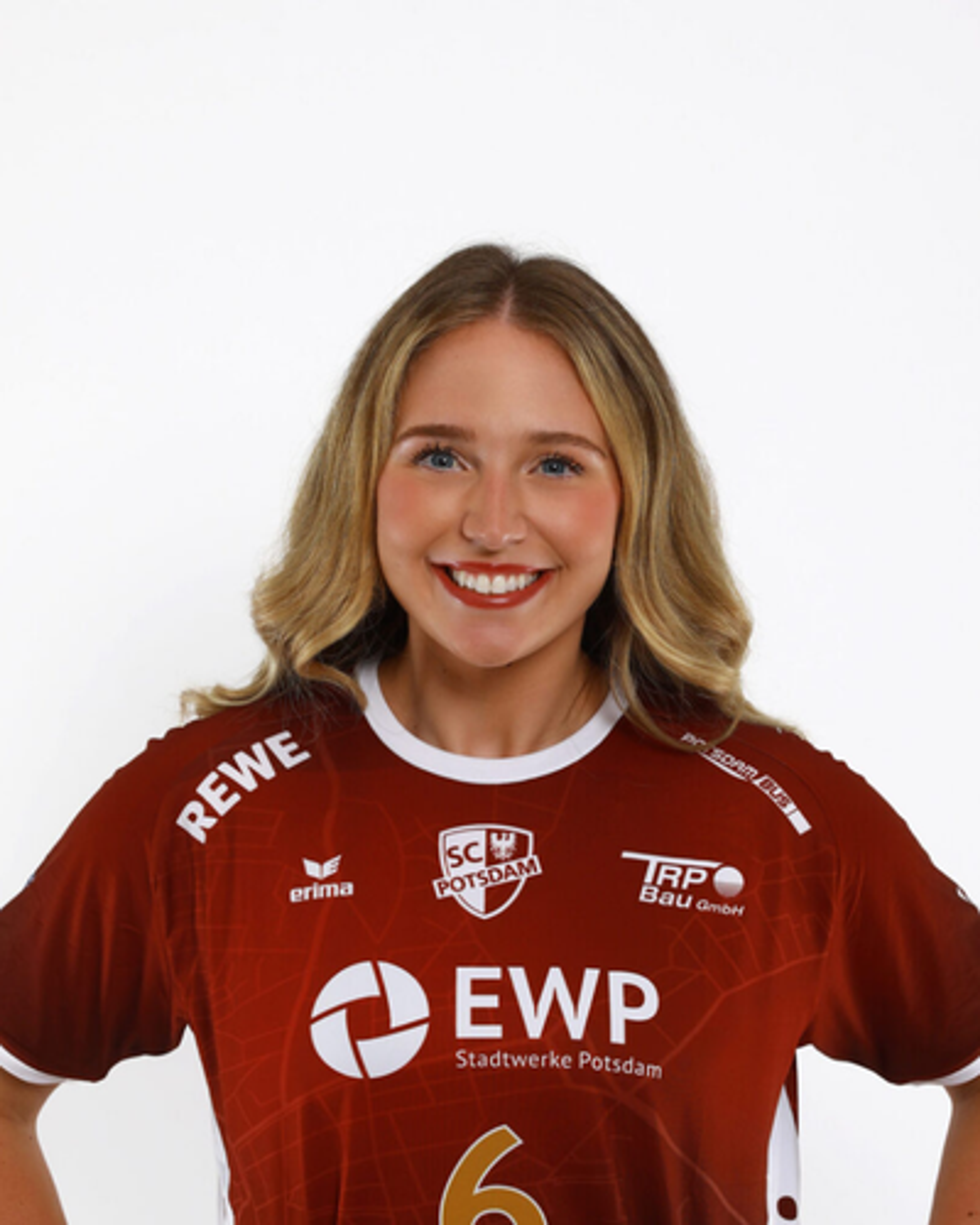 A profile picture for Eleanor Holthaus