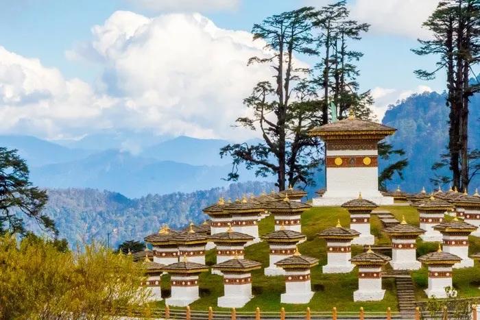 Dochula Pass 108 chortens