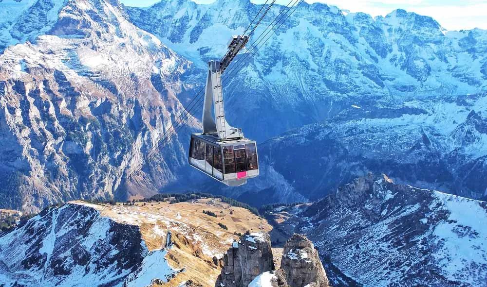 teleférico nos alpes suiços