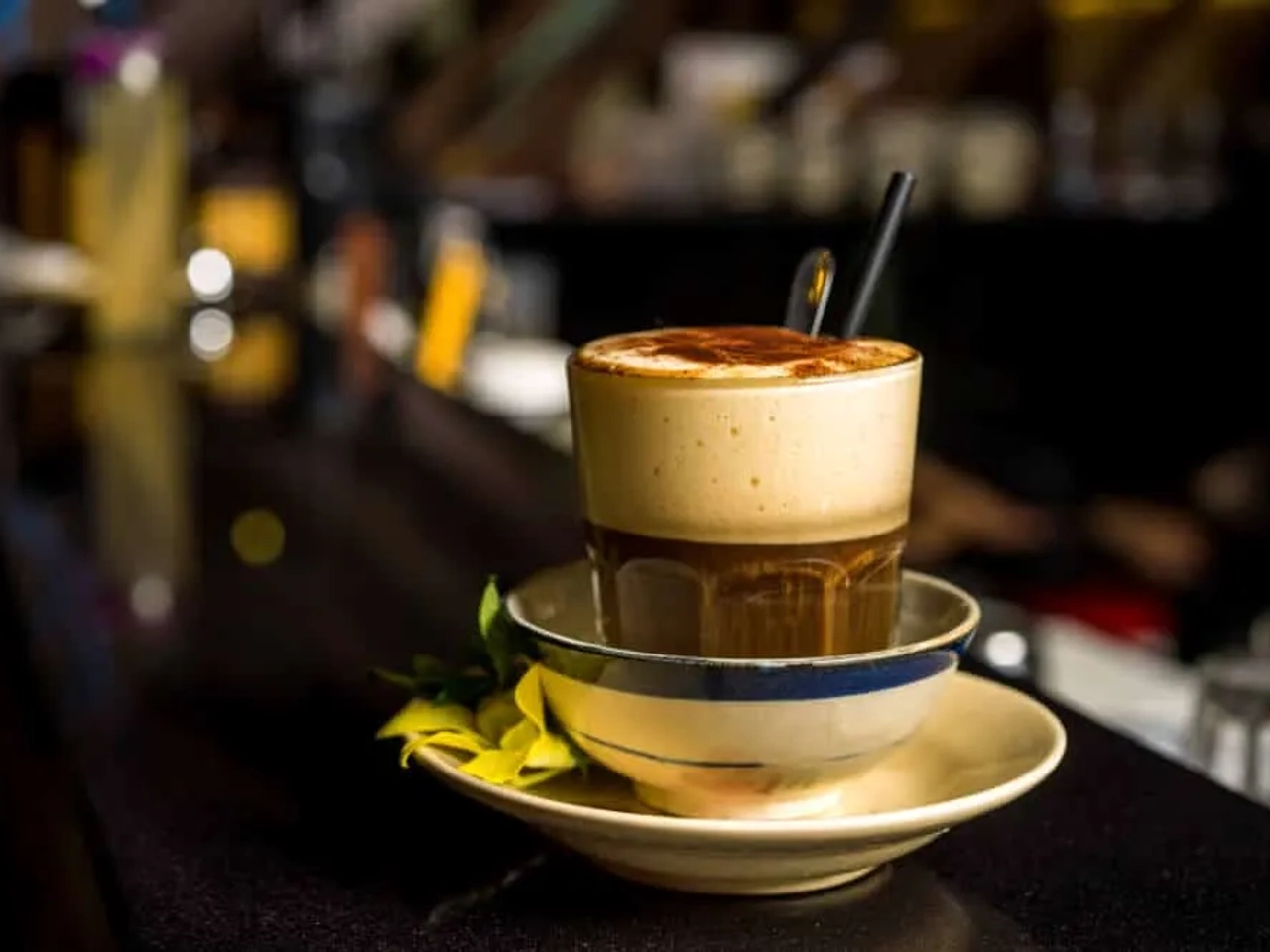 taça de café tipico do vietname com creme de ovo